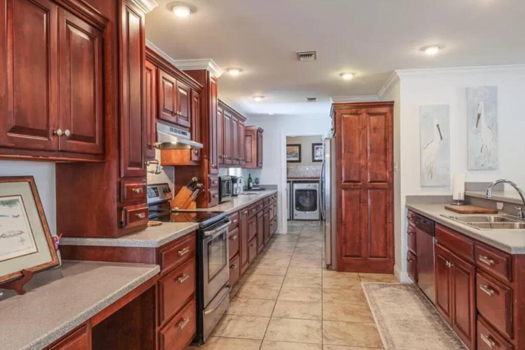 4/3 Home Centrally Located, Beach, Casino, Airport, Dining, Golfing, Shopping, Entertainment Gulfport Zewnętrze zdjęcie
